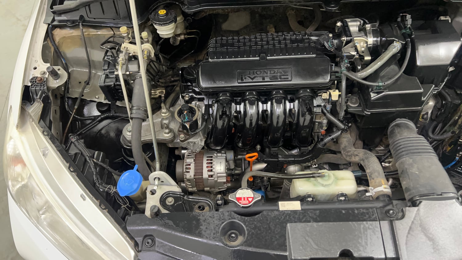 Used 2016 Honda City VX CVT Petrol Automatic engine ENGINE RIGHT SIDE VIEW