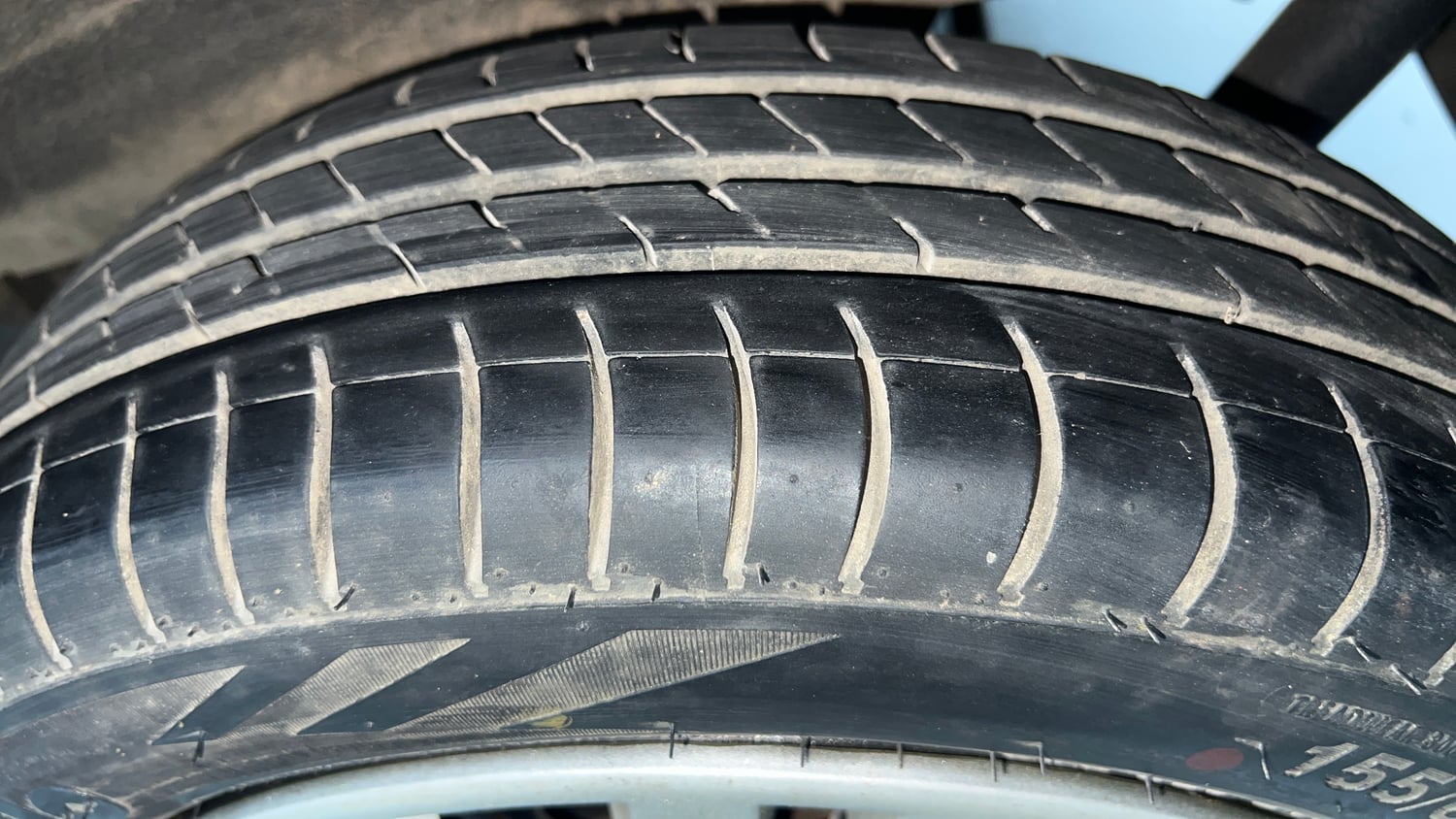 Used 2014 Maruti Suzuki Wagon R VXI Petrol Manual tyres LEFT REAR TYRE TREAD VIEW