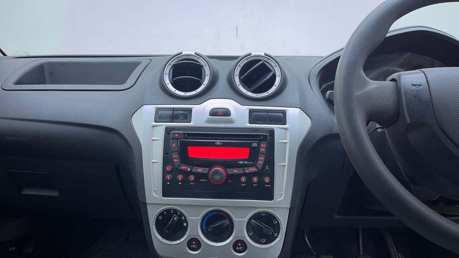 Used 2012 Ford Figo Duratorq Diesel ZXI 1.4 Diesel Manual interior MUSIC SYSTEM & AC CONTROL VIEW