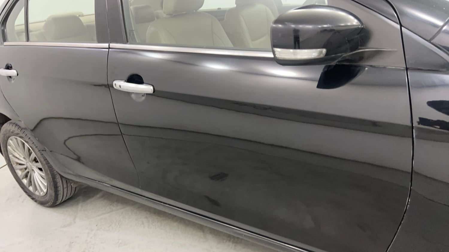 Used 2016 Maruti Suzuki Ciaz ZXI+ AT Petrol Automatic dents MINOR SCRATCH
