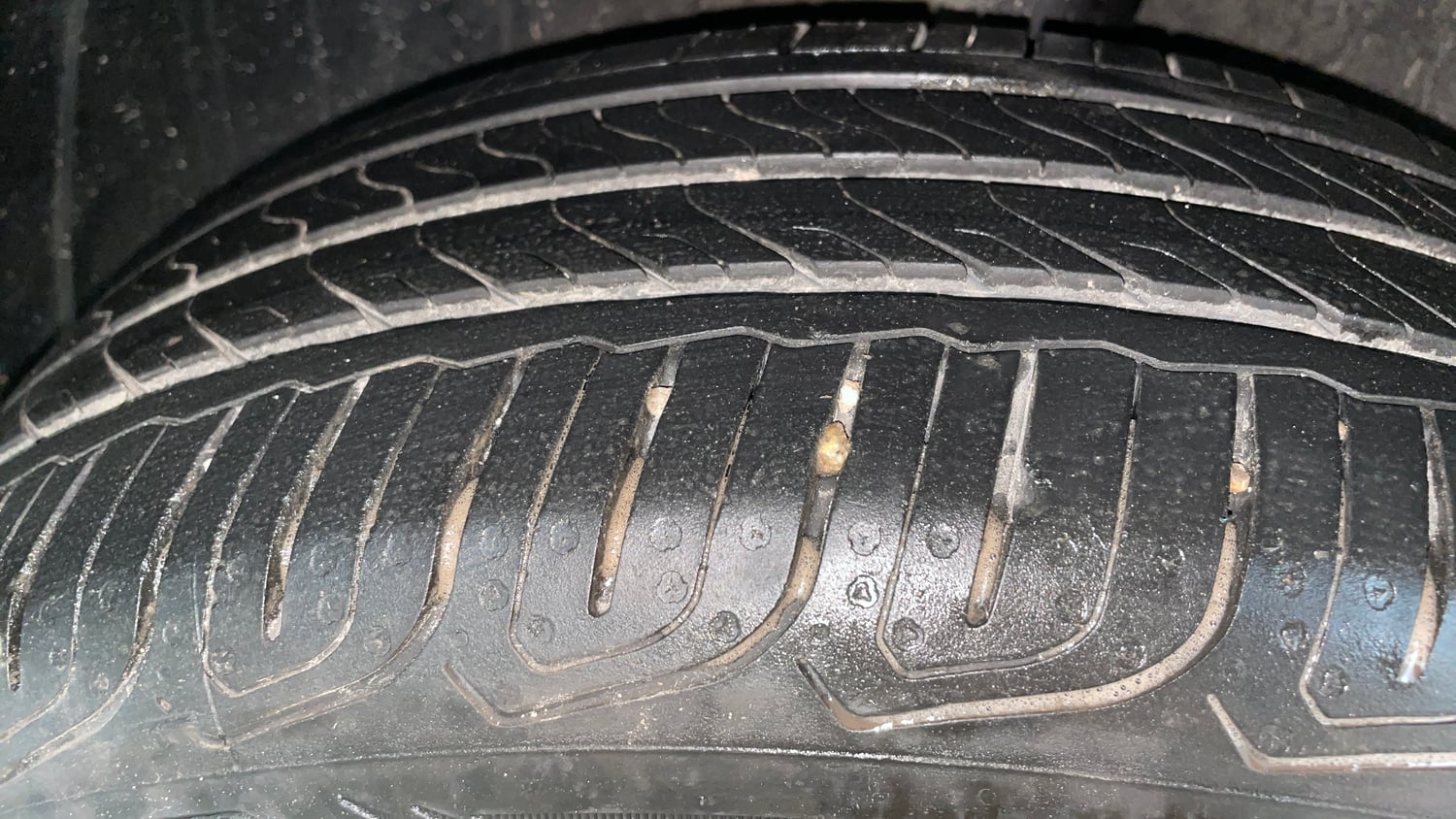 Used 2022 Tata Altroz XZ Plus Petrol Petrol Manual tyres RIGHT REAR TYRE TREAD VIEW