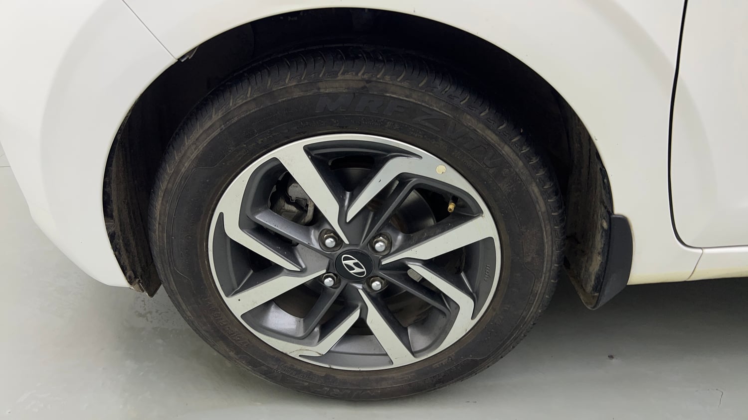 Used 2020 Hyundai Grand i10 Nios Asta 1.2 Kappa VTVT Petrol Manual tyres LEFT FRONT TYRE RIM VIEW