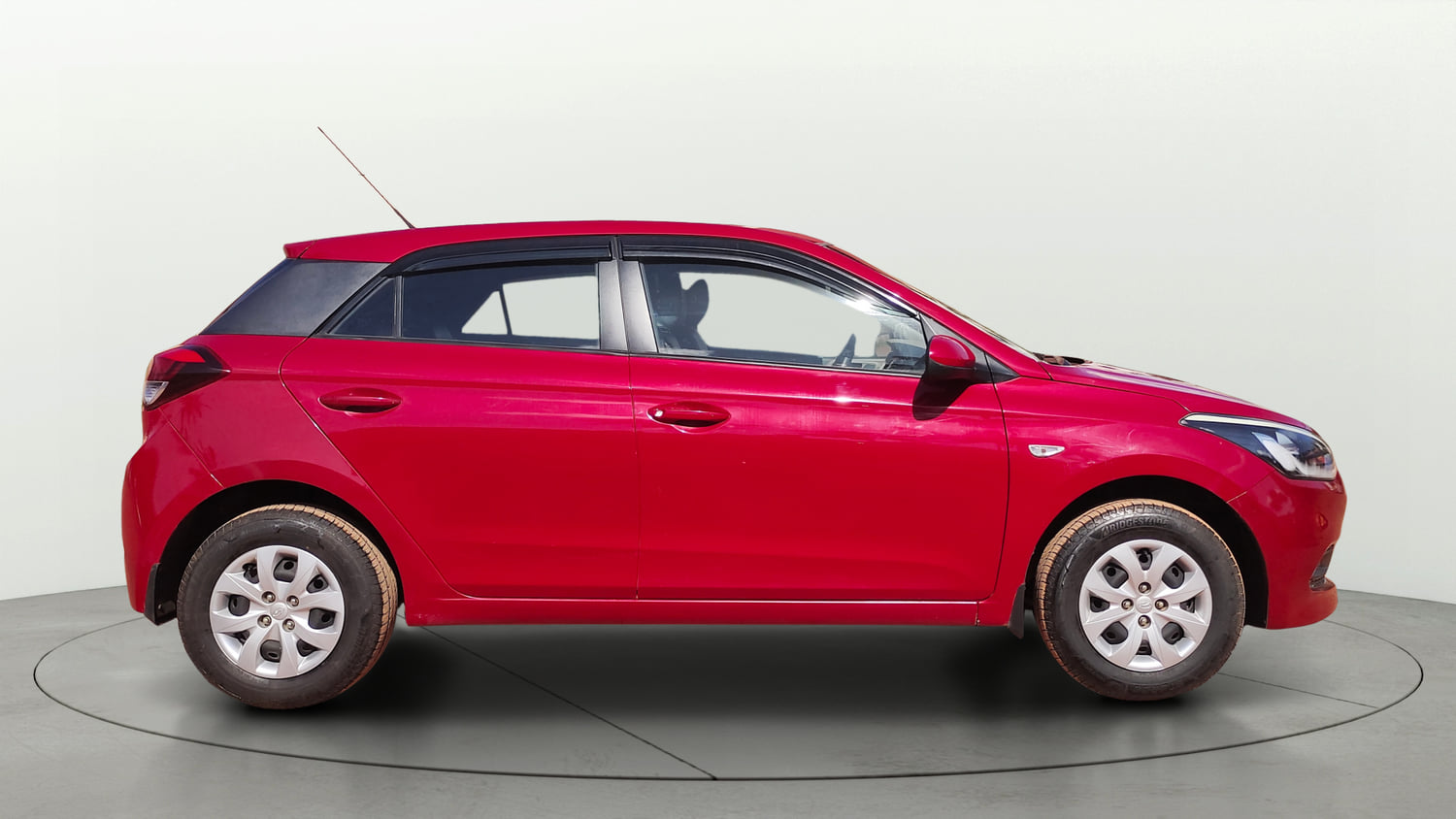 Used 2015 Hyundai Elite i20 Magna 1.2 Petrol Manual exterior RIGHT SIDE VIEW