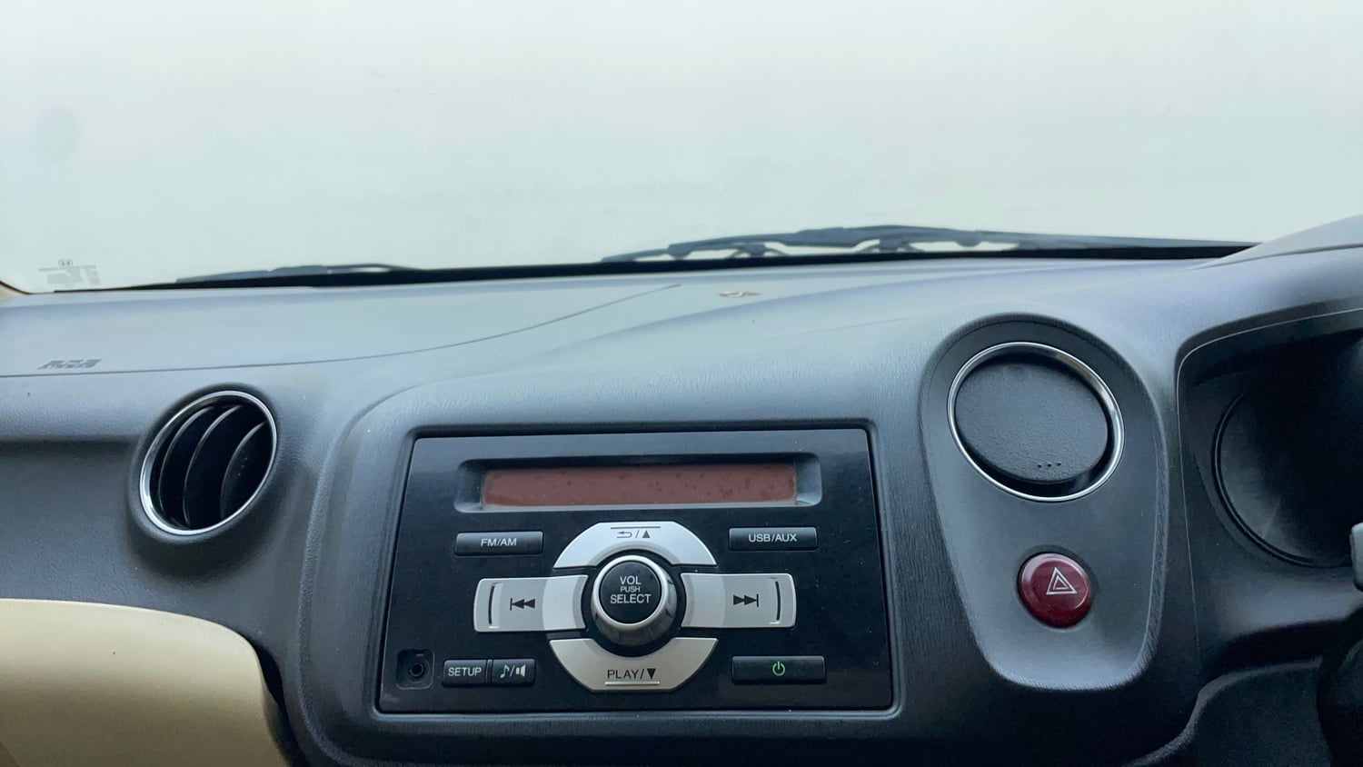 Used 2015 Honda Amaze 1.2 SX i-VTEC Petrol Manual top_features Integrated (in-dash) music system