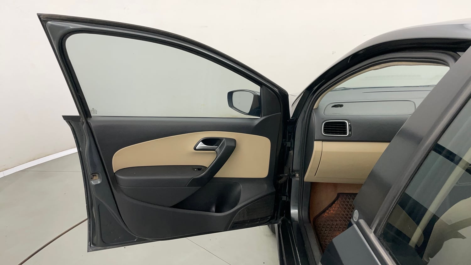 Used 2016 Volkswagen Ameo Highline1.2L (P) Petrol Manual interior LEFT FRONT DOOR OPEN VIEW
