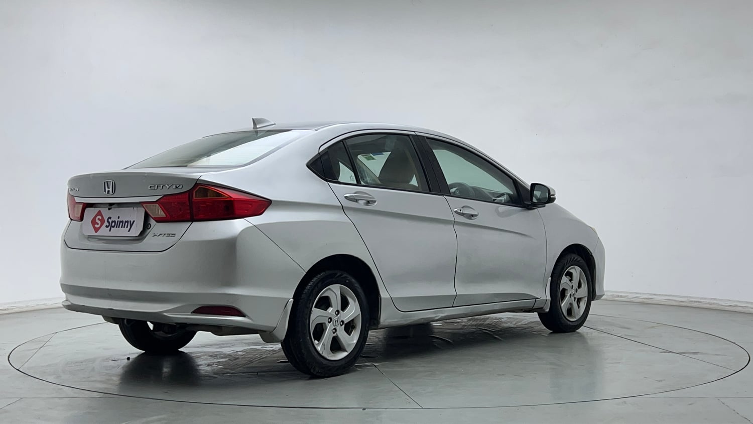 Used 2016 Honda City V Petrol Manual exterior RIGHT REAR CORNER VIEW