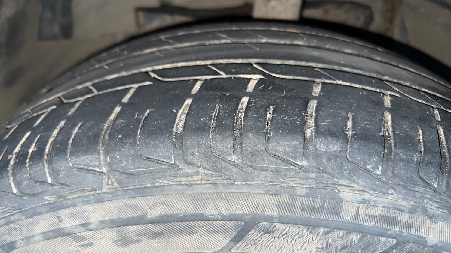 Used 2019 Tata Nexon XZA Plus Diesel Dual Tone Diesel Automatic tyres LEFT FRONT TYRE TREAD VIEW
