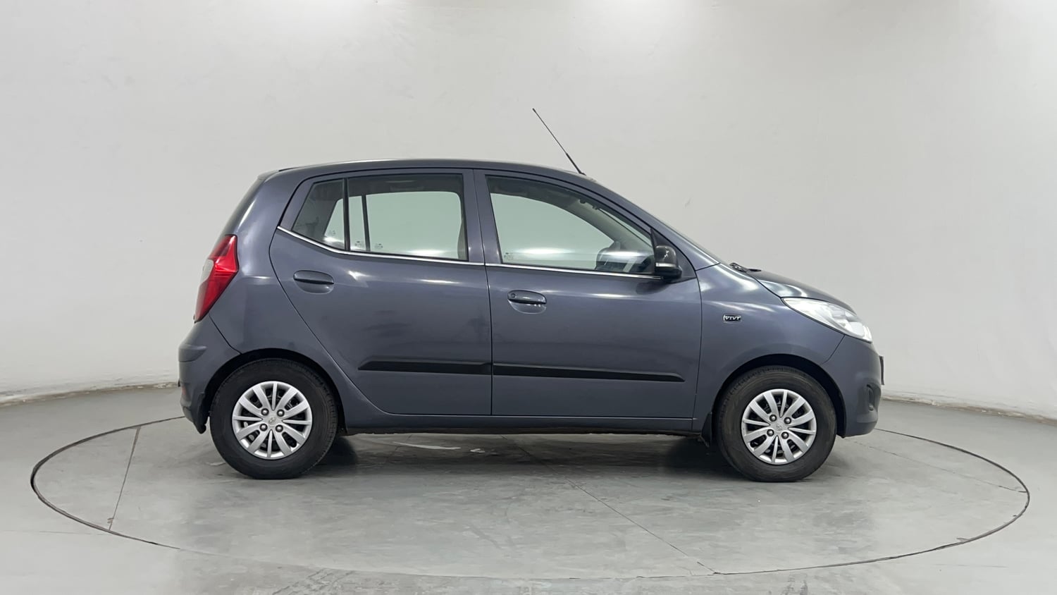 Used 2013 Hyundai i10 Magna 1.2 CNG (Outside Fitted) Cng Manual exterior RIGHT SIDE VIEW