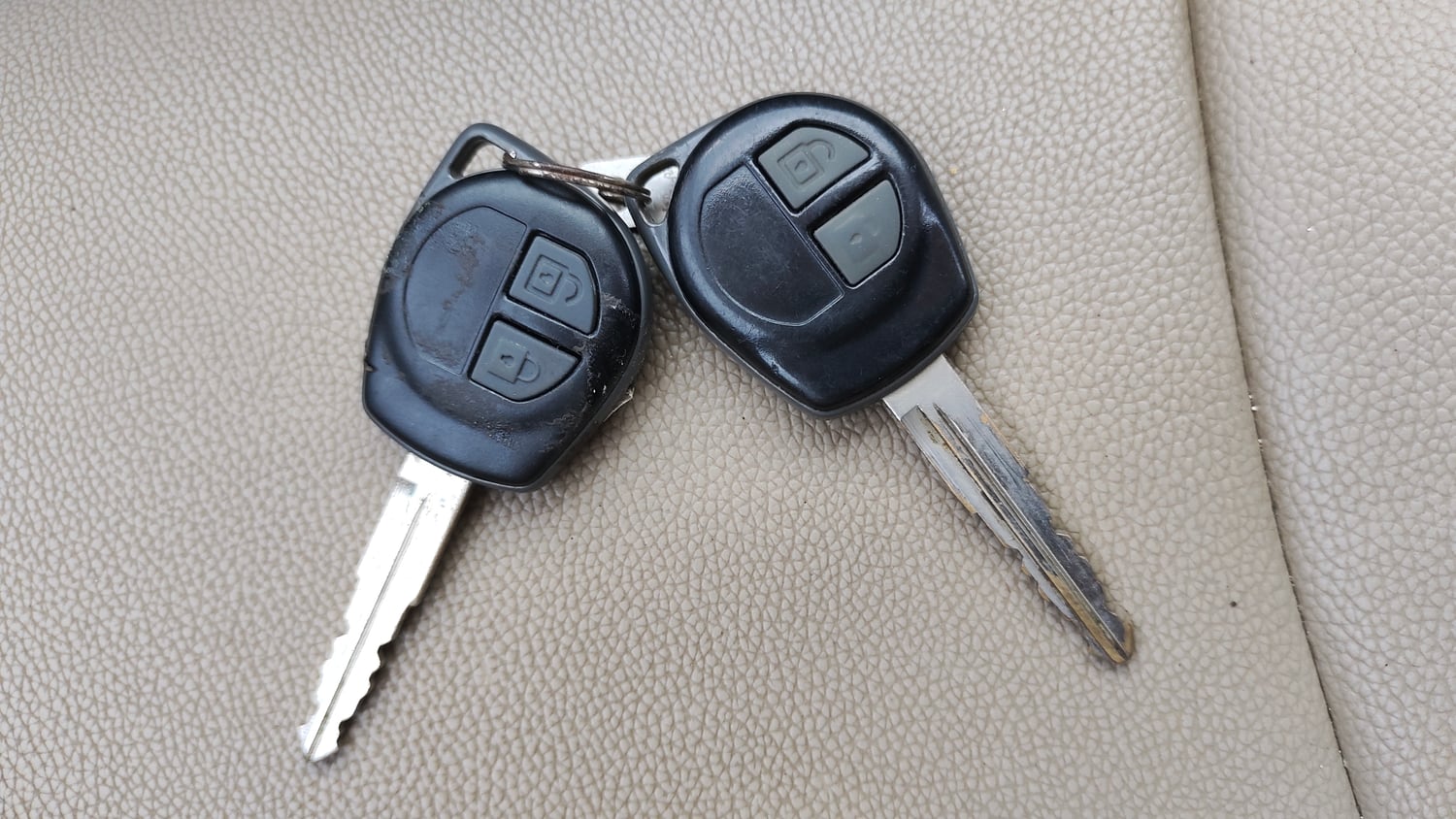 Used 2016 Maruti Suzuki Ertiga VXI Petrol Manual extra CAR KEY VIEW