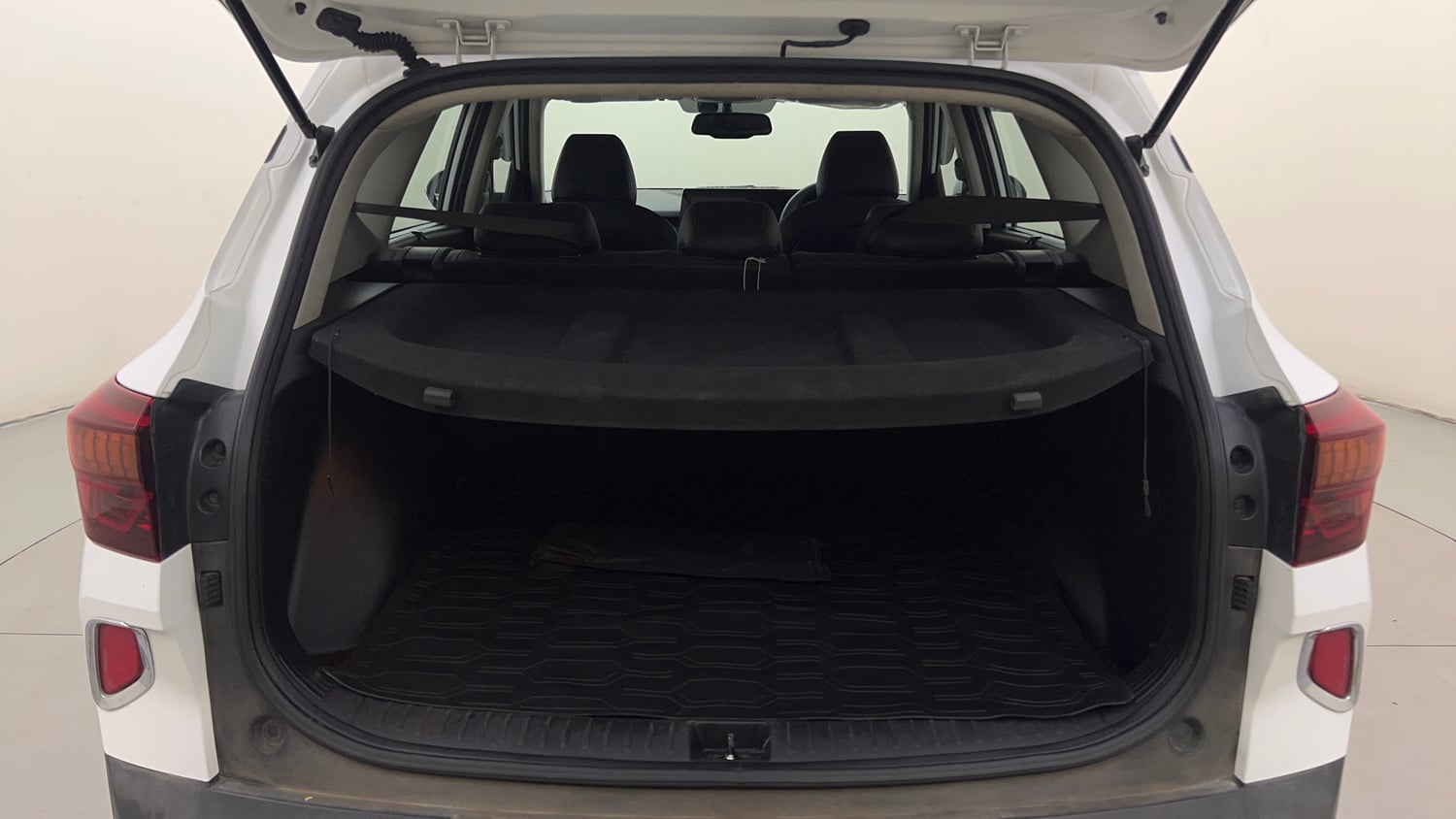 Used 2021 Kia Seltos GTX Plus AT 1.5 Diesel Diesel Automatic interior DICKY INSIDE VIEW