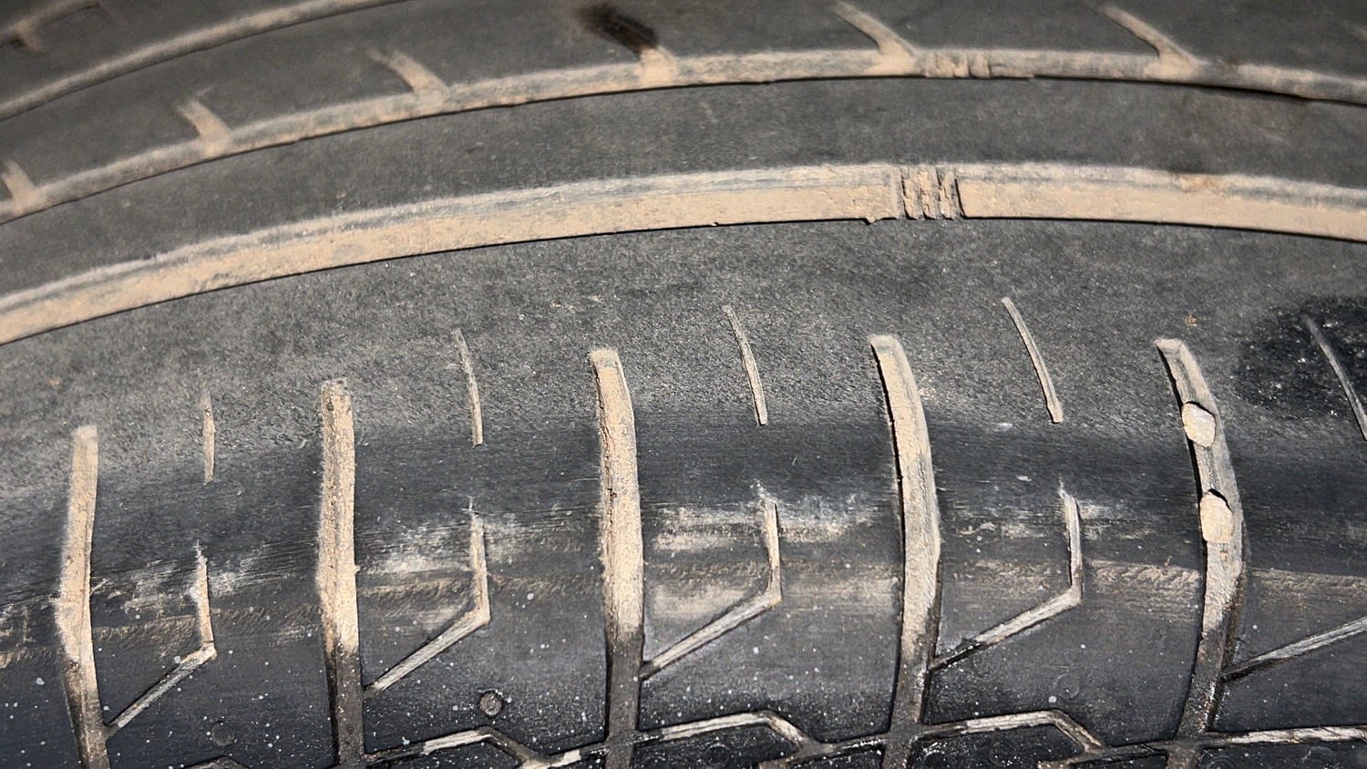 Used 2017 Maruti Suzuki S-Cross Alpha 1.3 Diesel Manual tyres LEFT REAR TYRE TREAD VIEW