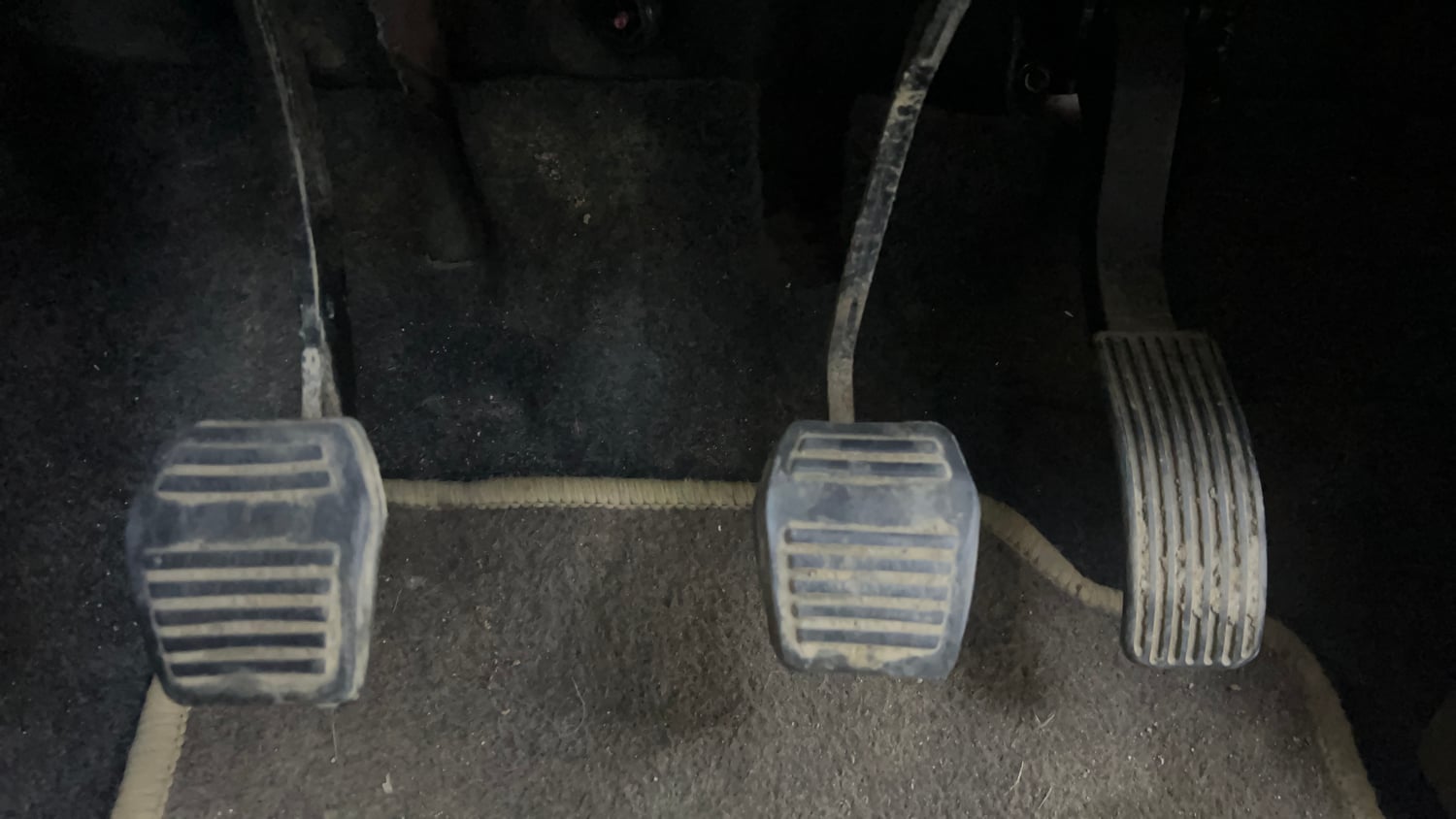 Used 2017 Mahindra TUV300 T8 mHAWK100 Diesel Manual interior PEDALS VIEW