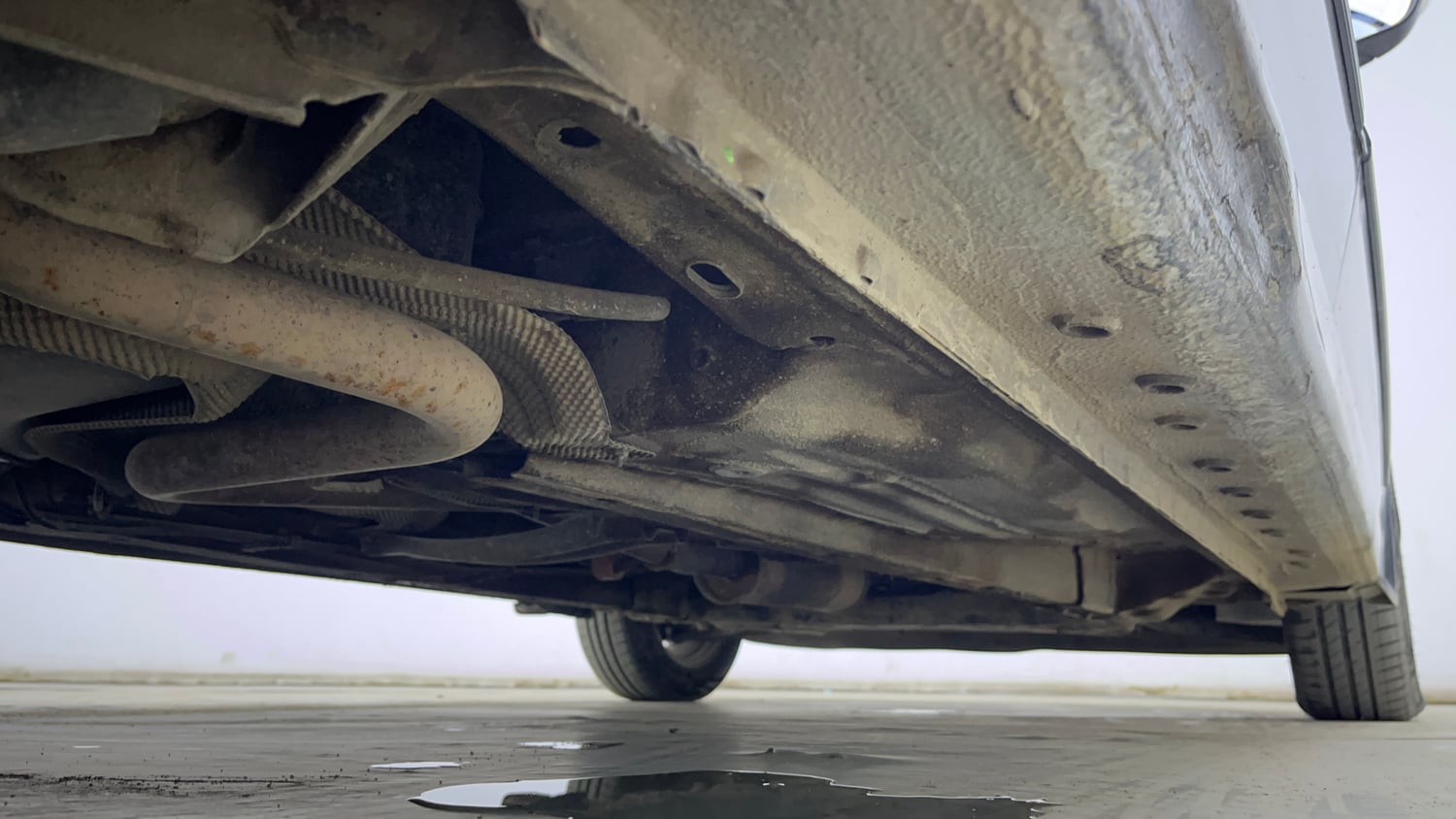 Used 2016 Ford Figo Aspire Titanium 1.2 Ti-VCT Petrol Manual extra REAR RIGHT UNDERBODY VIEW