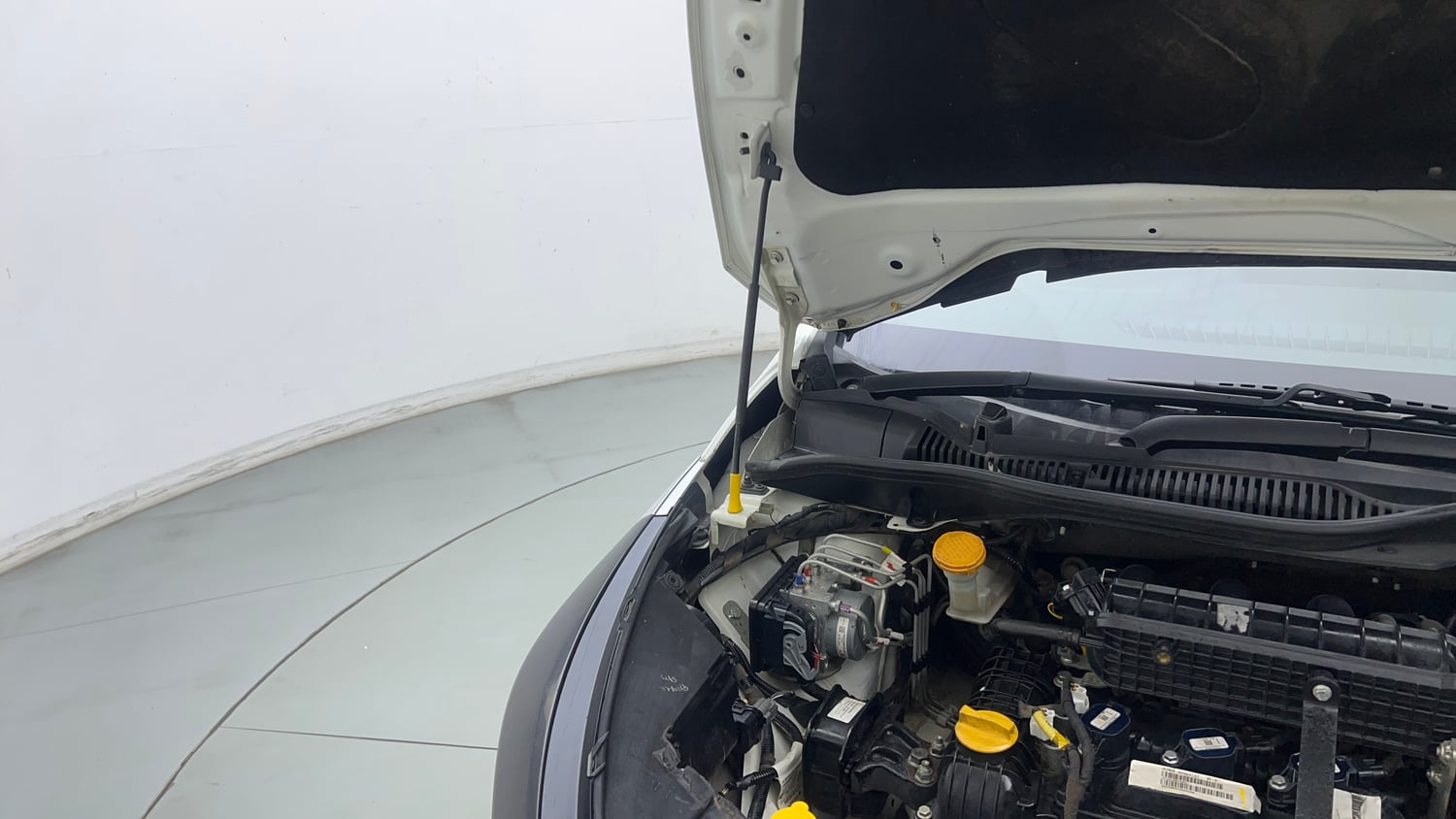 Used 2024 Tata Altroz XT Petrol Petrol Manual engine ENGINE RIGHT SIDE HINGE & APRON VIEW