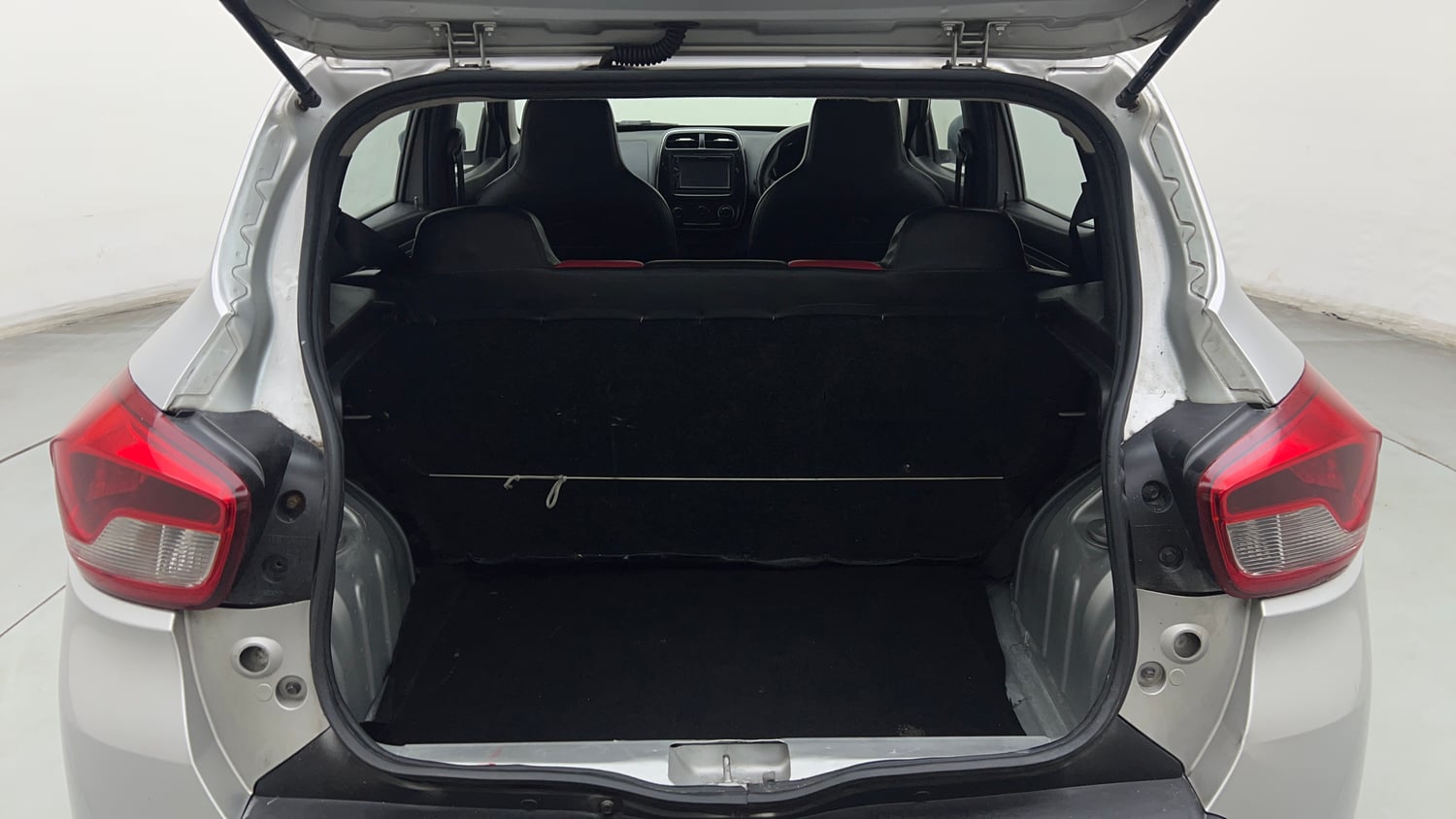 Used 2018 Renault Kwid 1.0 RXL CNG (Outside Fitted) Cng Manual interior DICKY INSIDE VIEW