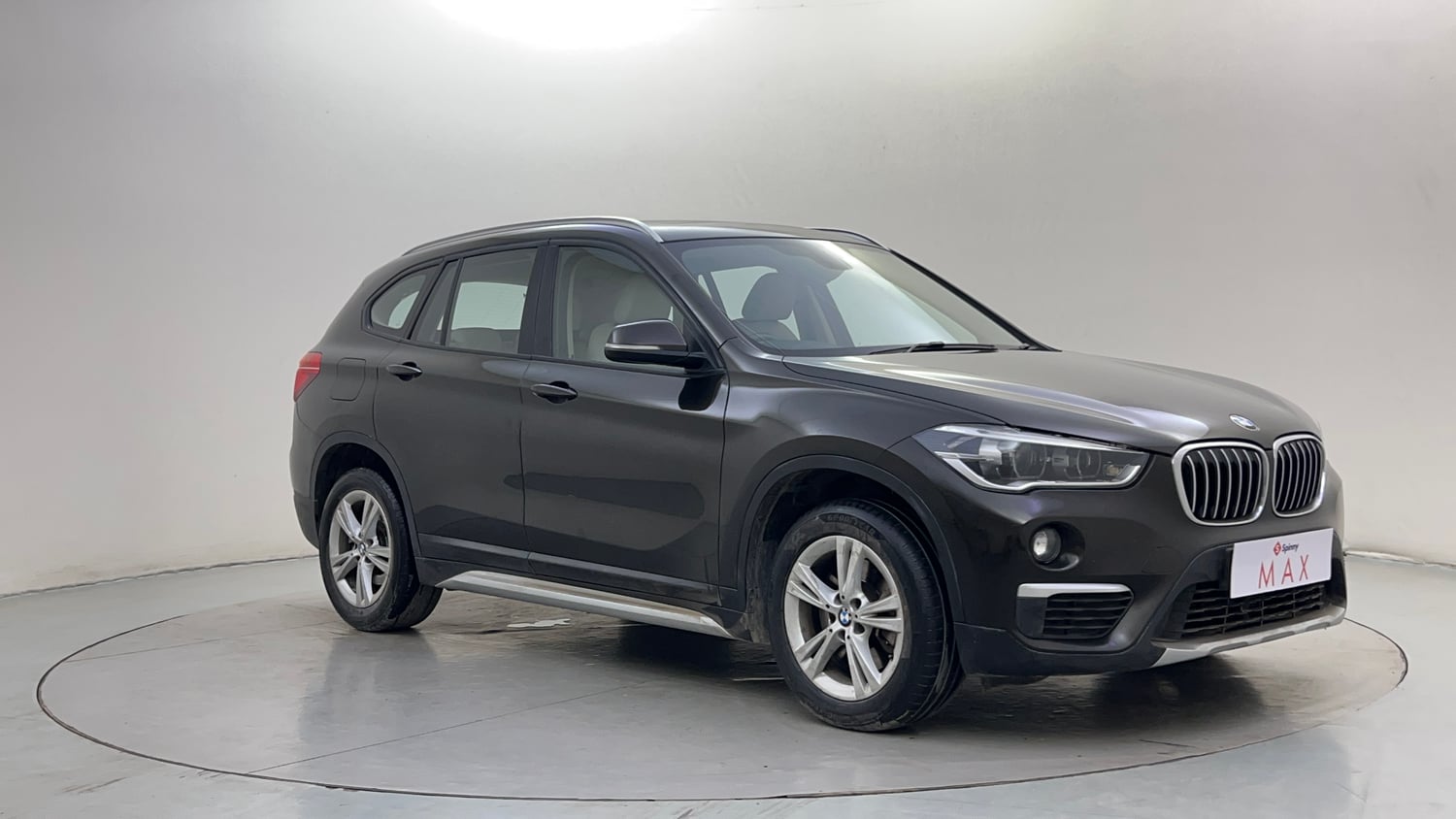 Used 2019 BMW X1 sDrive20i xLine Petrol Automatic exterior RIGHT FRONT CORNER VIEW