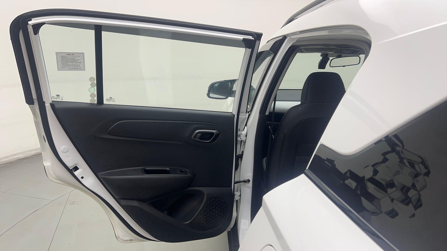Used 2025 Hyundai Exter SX Tech 1.2 HY-CNG DUO MT Cng Manual interior LEFT REAR DOOR OPEN VIEW