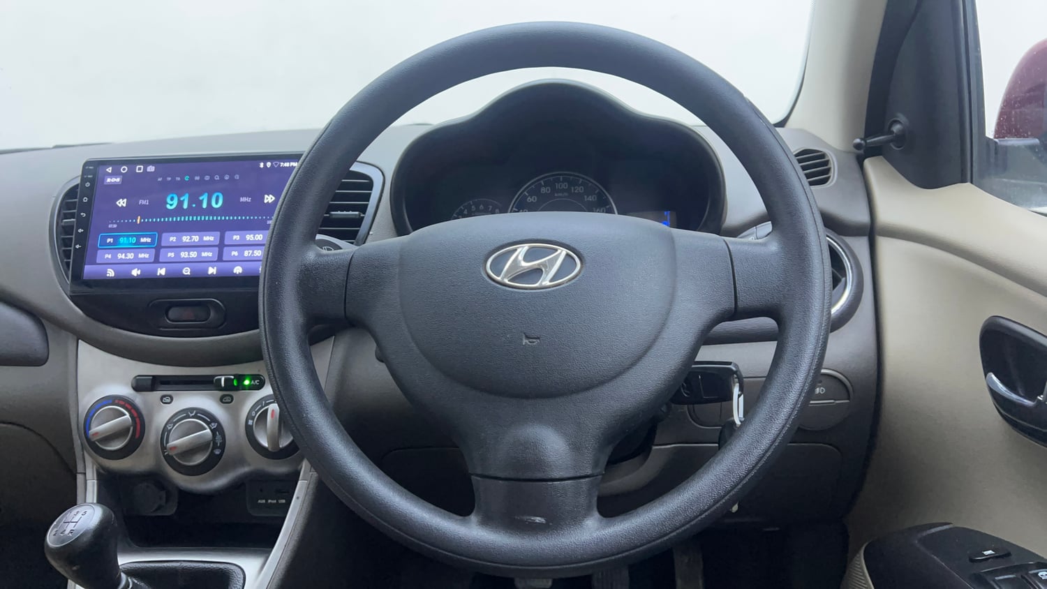 Used 2015 Hyundai i10 Sportz 1.1 iRDE2 Petrol Manual interior STEERING VIEW
