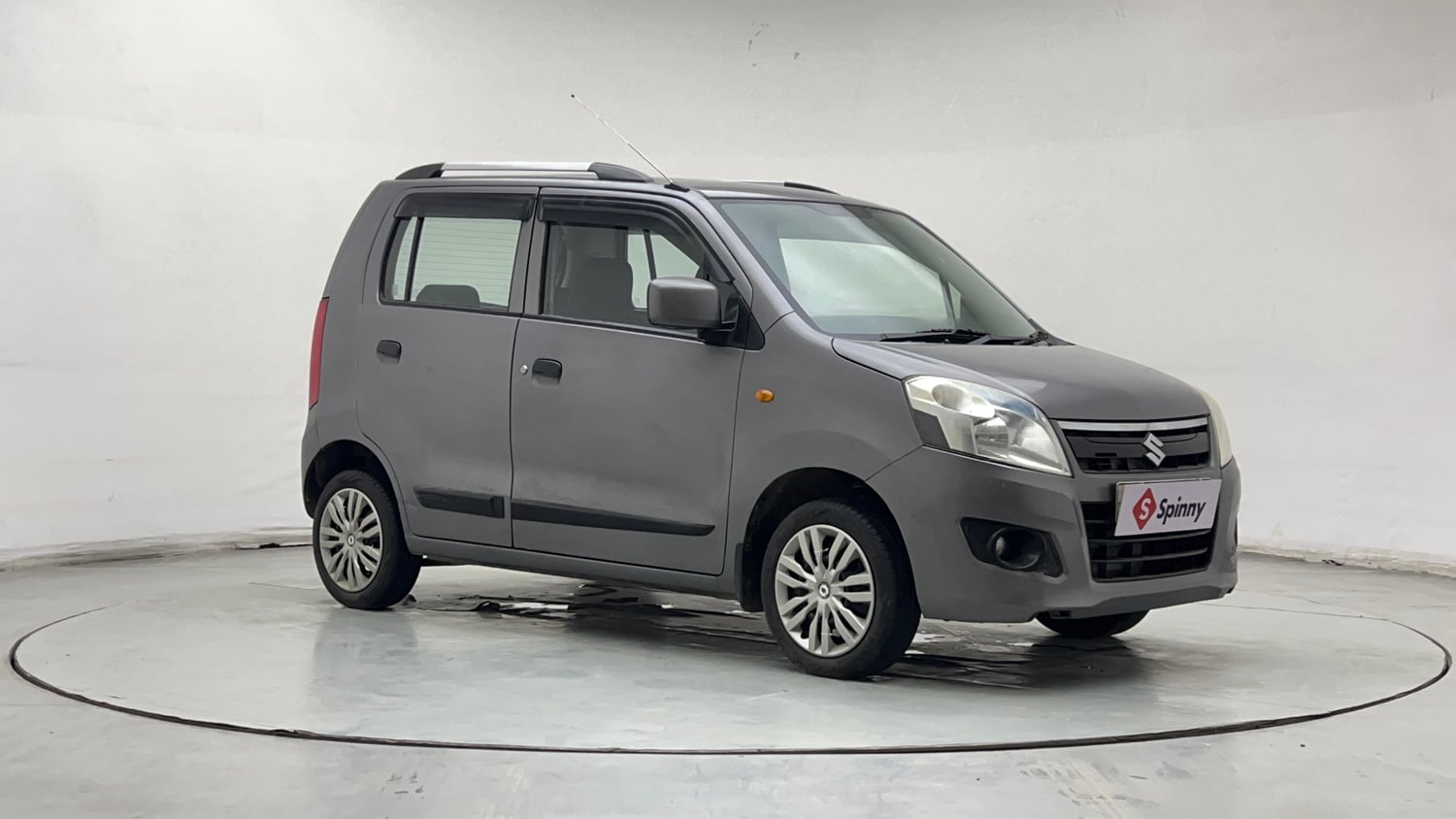 Used 2014 Maruti Suzuki Wagon R VXI Petrol Manual exterior RIGHT FRONT CORNER VIEW