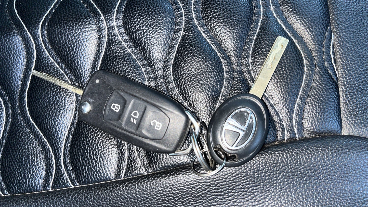 Used 2023 Tata Tiago XZA Plus Petrol Automatic extra CAR KEY VIEW
