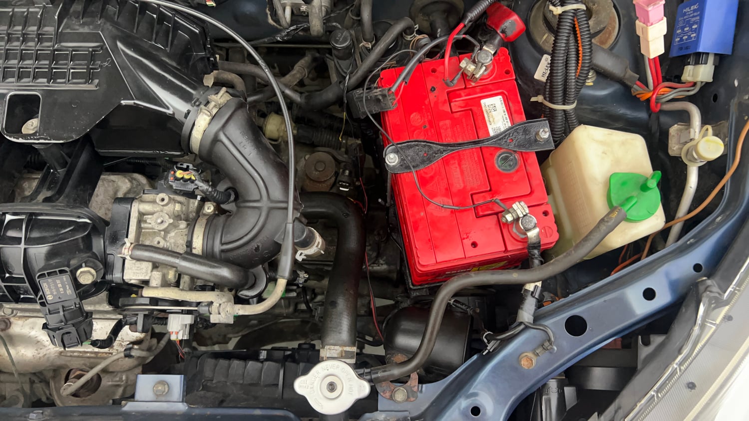Used 2016 Maruti Suzuki Alto 800 Lxi Petrol Manual engine ENGINE LEFT SIDE VIEW