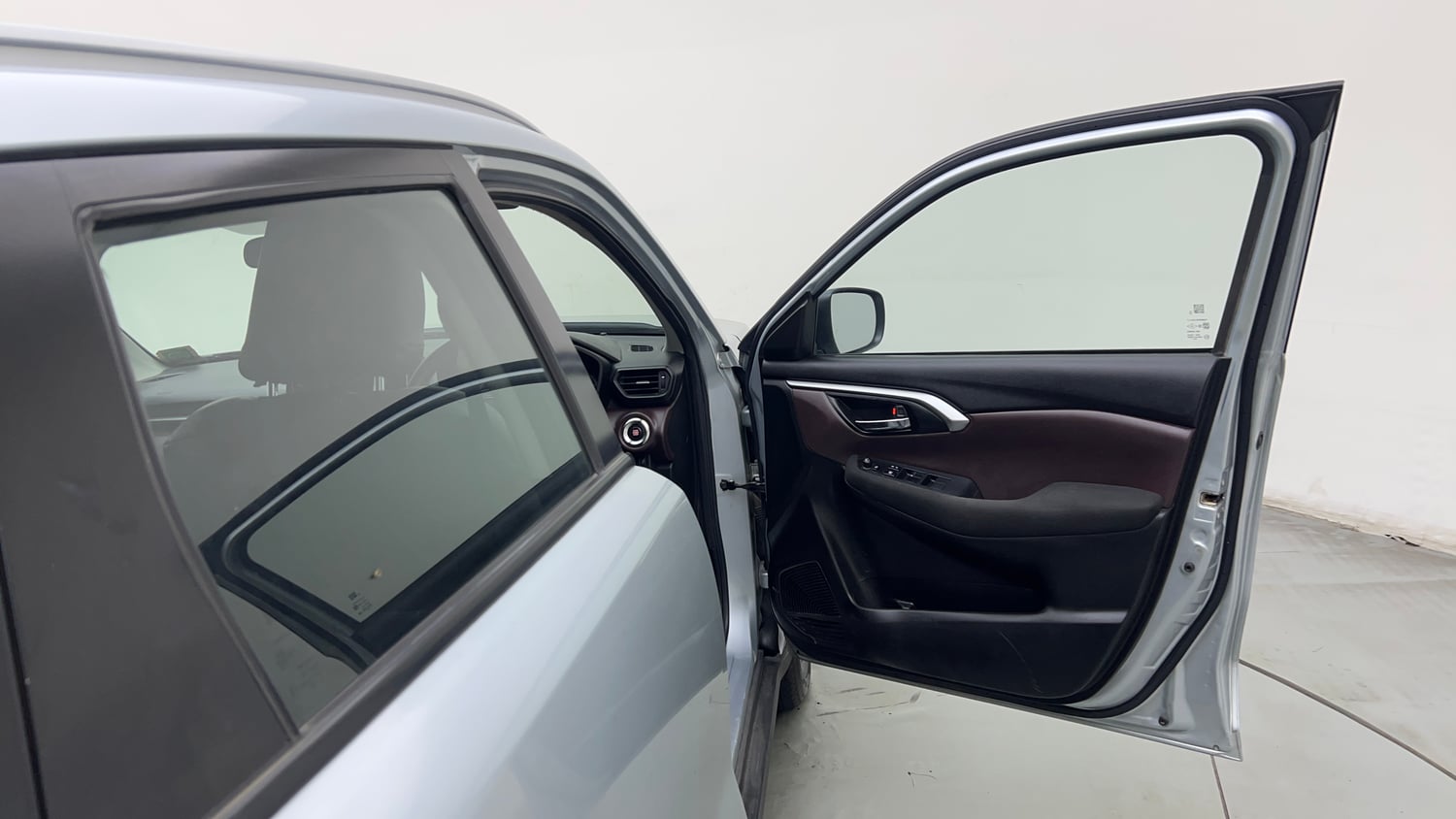 Used 2024 Maruti Suzuki Grand Vitara Delta Smart Hybrid Petrol Manual interior RIGHT FRONT DOOR OPEN VIEW