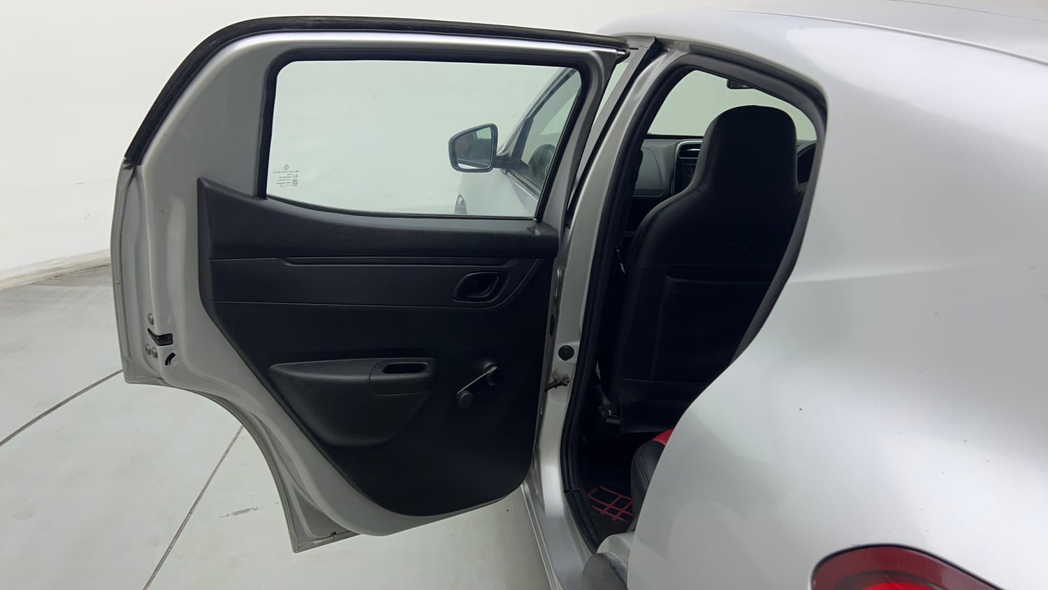 Used 2018 Renault Kwid 1.0 RXL CNG (Outside Fitted) Cng Manual interior LEFT REAR DOOR OPEN VIEW