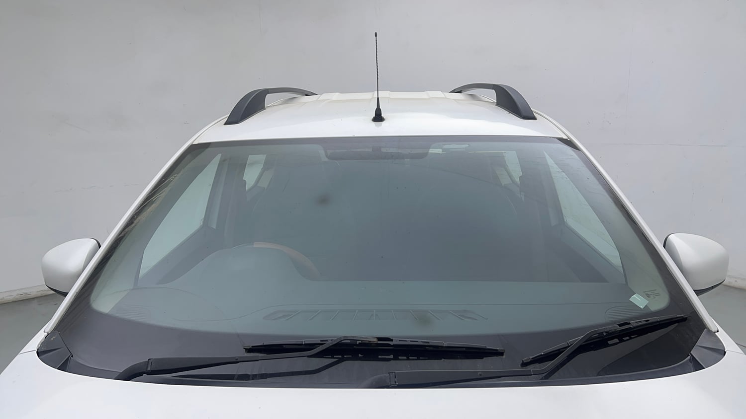 Used 2020 Renault Triber RXZ Petrol Manual exterior FRONT WINDSHIELD VIEW