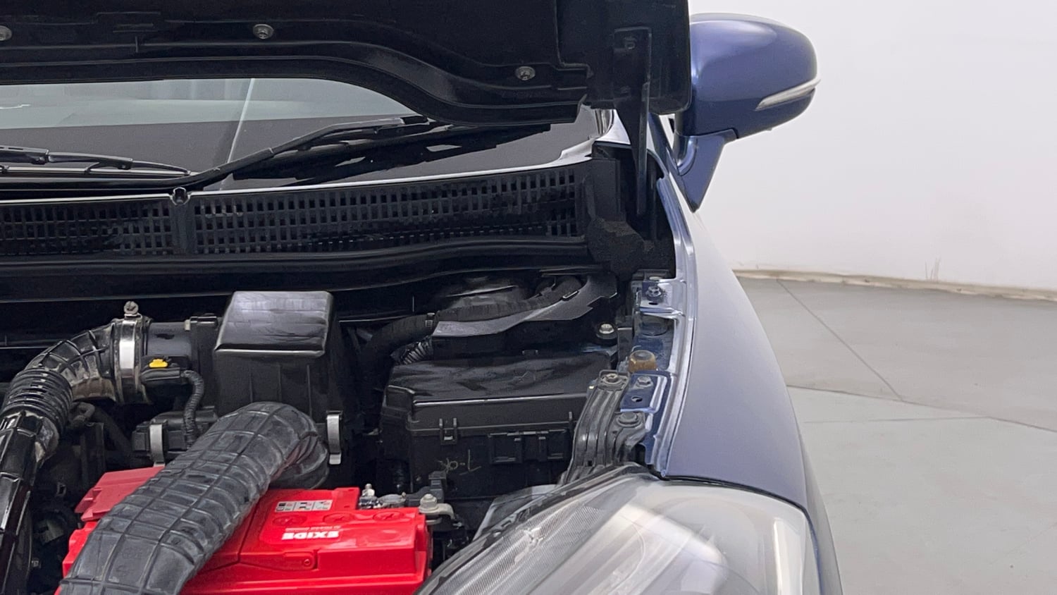Used 2017 Maruti Suzuki S-Cross Alpha 1.3 Diesel Manual engine ENGINE LEFT SIDE HINGE & APRON VIEW