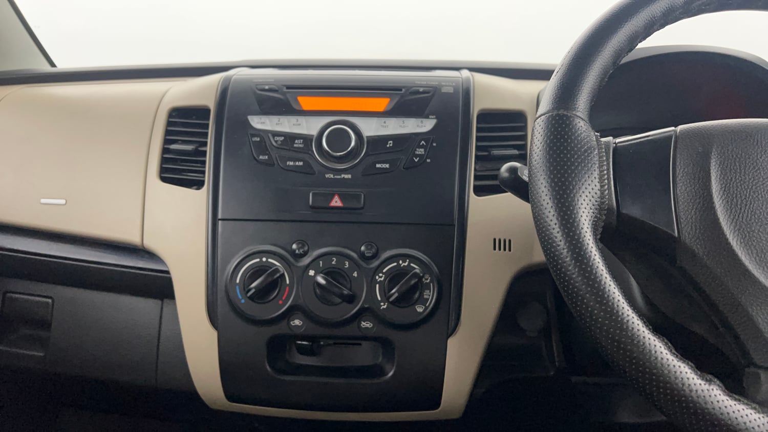 Used 2017 Maruti Suzuki Wagon R VXI Petrol Manual interior MUSIC SYSTEM & AC CONTROL VIEW