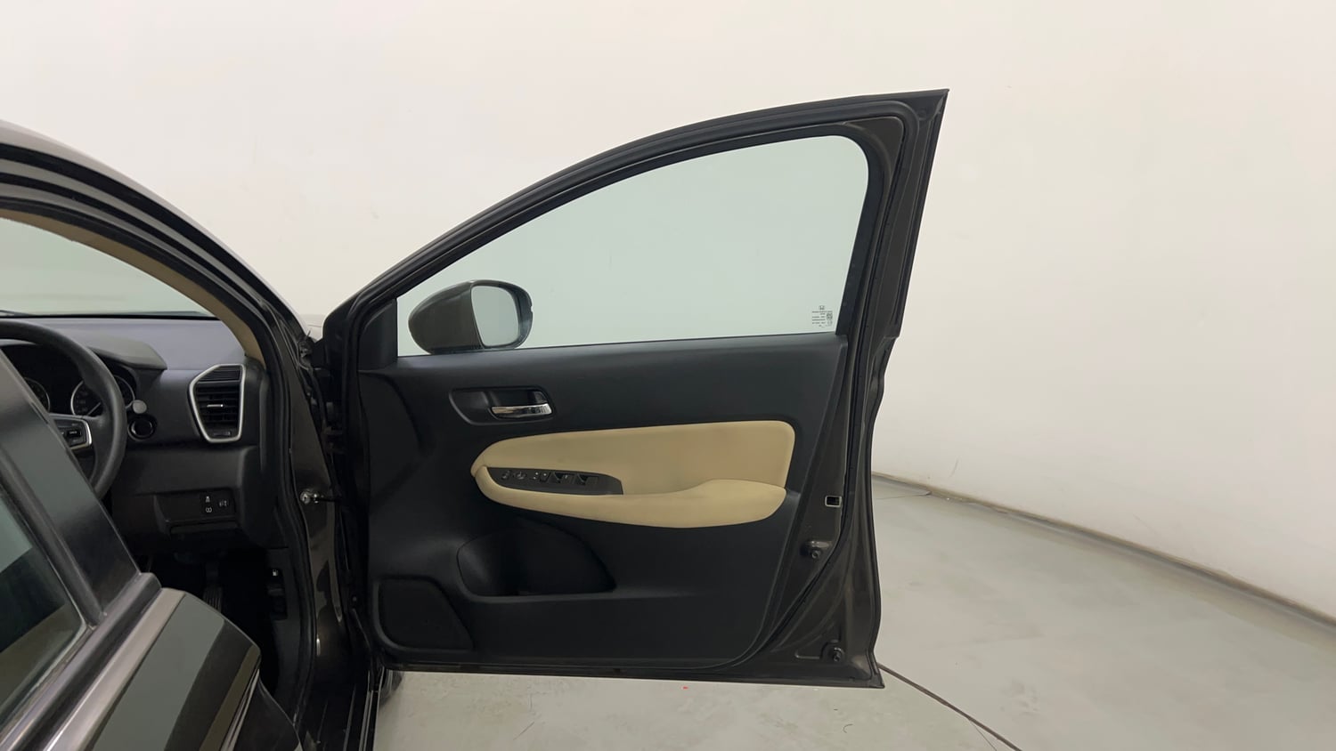 Used 2021 Honda City V CVT Petrol Petrol Automatic interior RIGHT FRONT DOOR OPEN VIEW