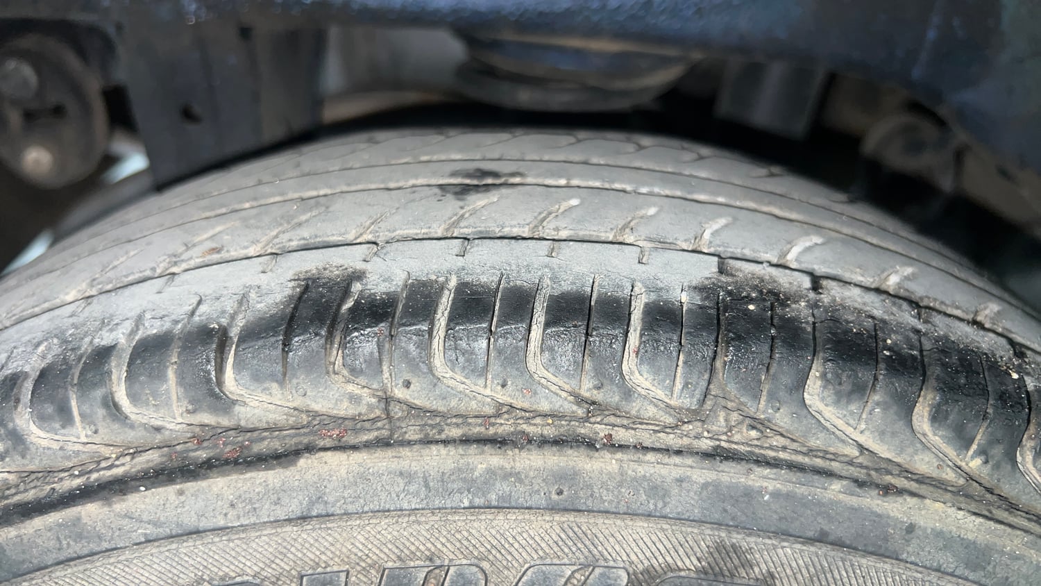 Used 2016 Maruti Suzuki Alto 800 Lxi Petrol Manual tyres RIGHT REAR TYRE TREAD VIEW