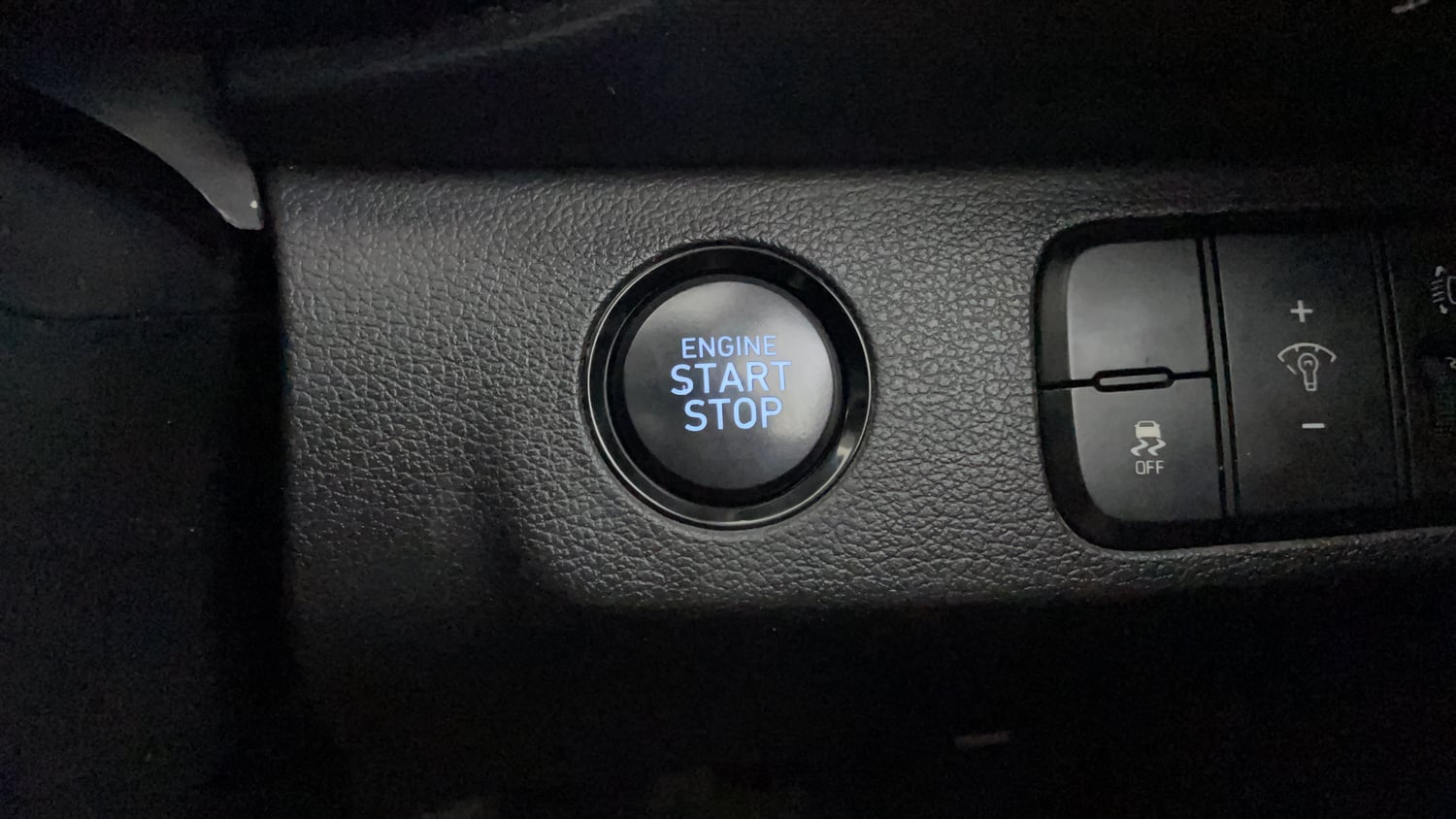 Used 2019 Hyundai Venue SX Plus 1.0 Turbo DCT Petrol Automatic top_features Keyless start