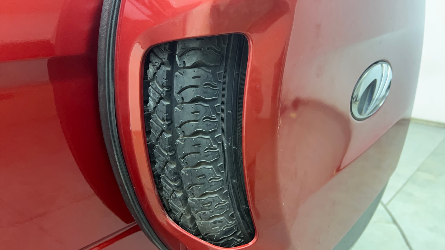 Used 2017 Mahindra TUV300 T8 mHAWK100 Diesel Manual tyres SPARE TYRE VIEW