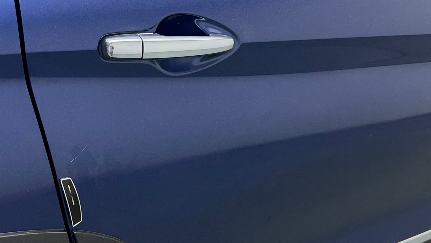 Used 2021 Maruti Suzuki XL6 Zeta AT Petrol Petrol Automatic dents MINOR SCRATCH