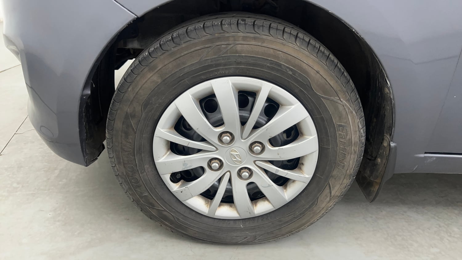 Used 2013 Hyundai i10 Magna 1.2 CNG (Outside Fitted) Cng Manual tyres LEFT FRONT TYRE RIM VIEW