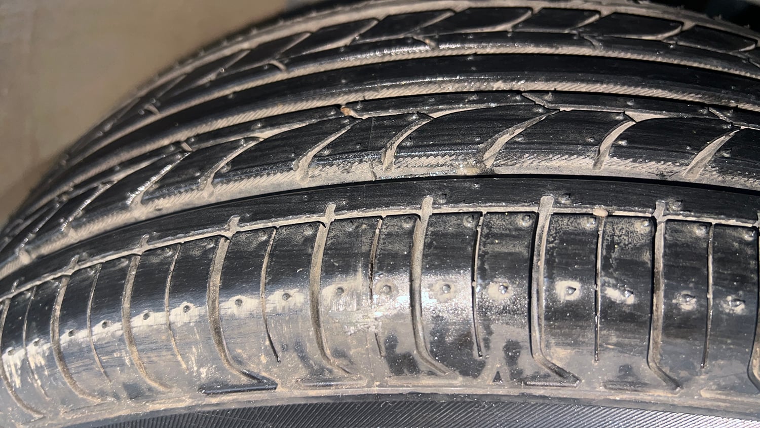 Used 2020 Renault Triber RXZ Petrol Manual tyres RIGHT FRONT TYRE TREAD VIEW