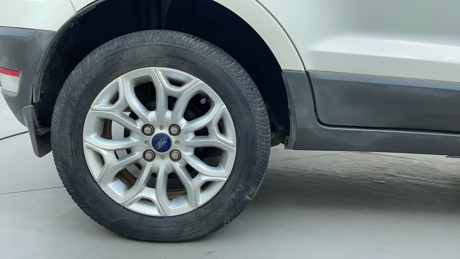 Used 2013 Ford EcoSport Titanium 1.5 Ti-VCT Petrol Manual tyres RIGHT REAR TYRE RIM VIEW