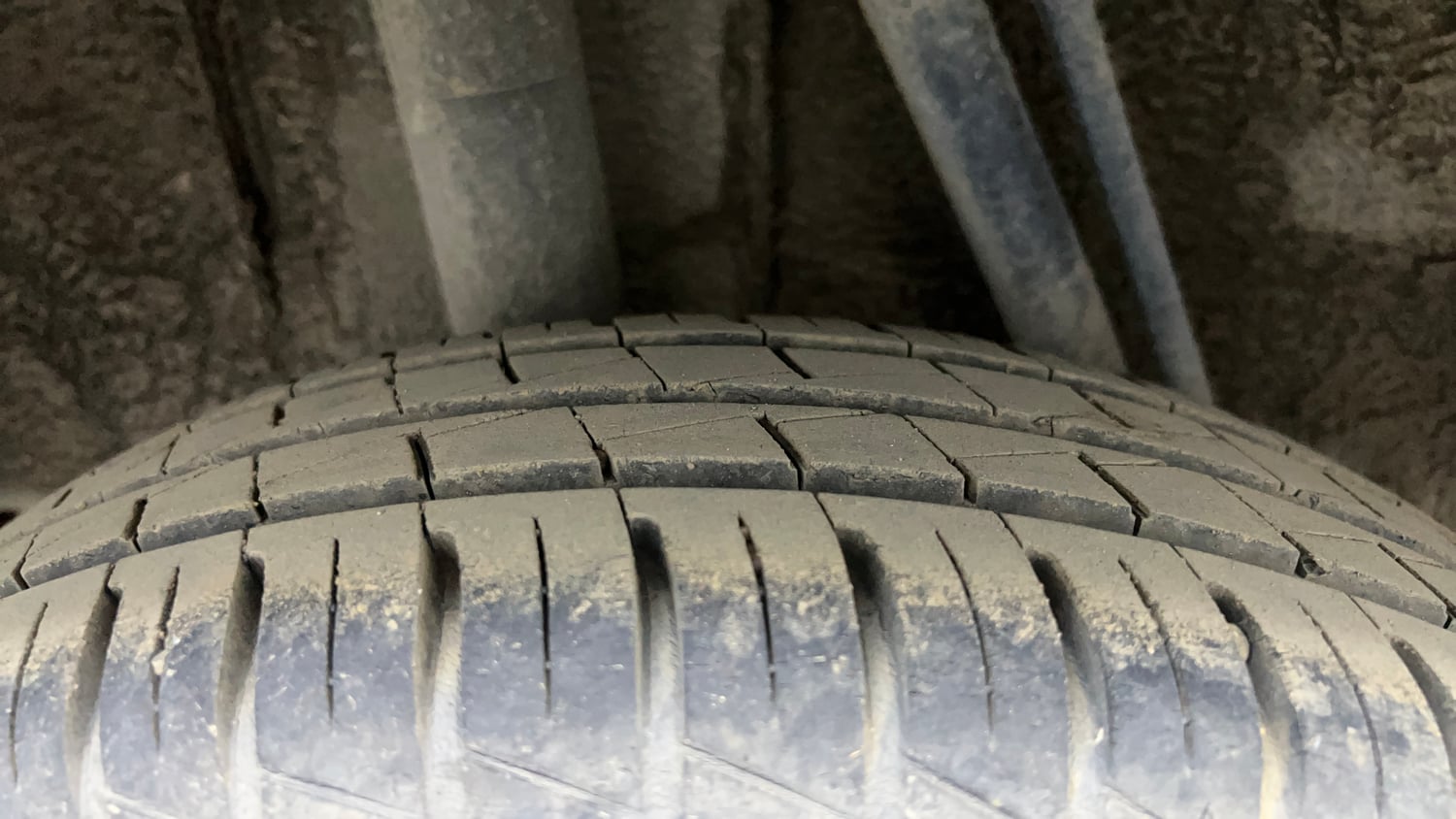 Used 2023 Renault Kwid CLIMBER AMT Petrol Automatic tyres RIGHT REAR TYRE TREAD VIEW