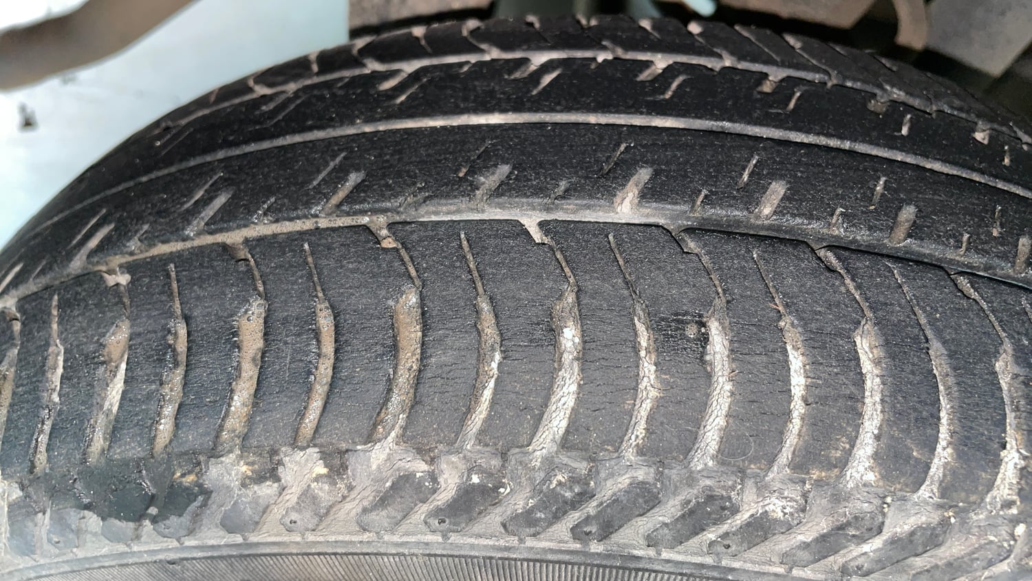 Used 2018 Maruti Suzuki Alto K10 VXi AMT Petrol Automatic tyres RIGHT REAR TYRE TREAD VIEW