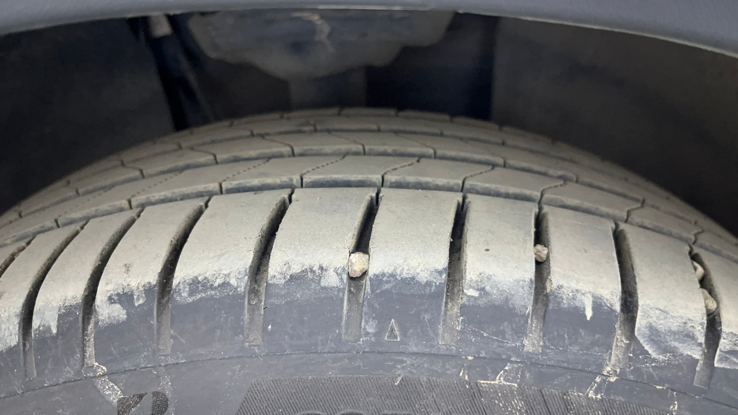 Used 2024 Volkswagen Taigun Topline 1.0 TSI AT Petrol Automatic tyres RIGHT FRONT TYRE TREAD VIEW
