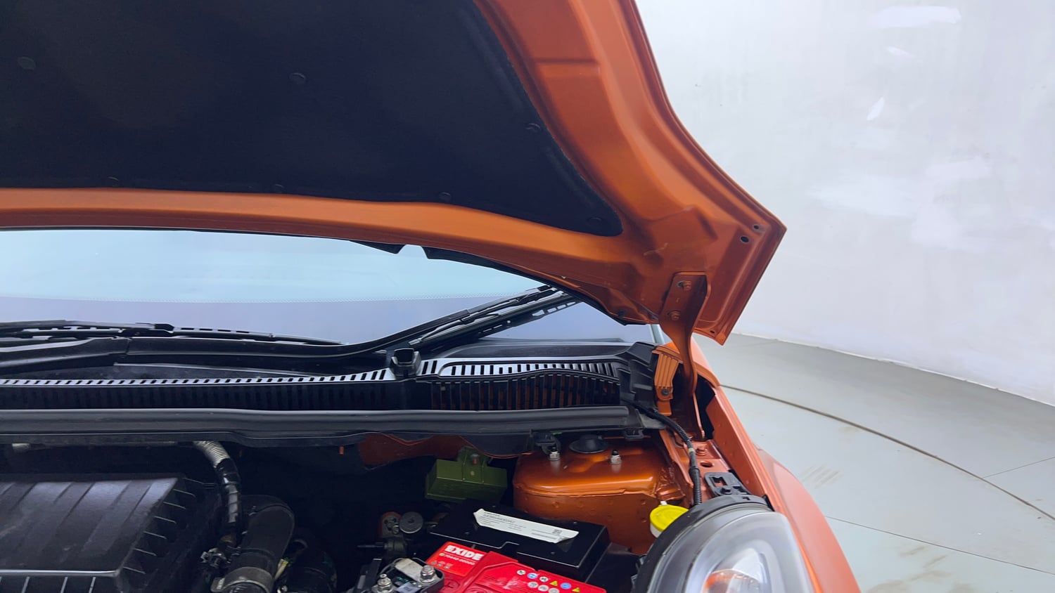 Used 2019 Tata Nexon XZA Plus Diesel Dual Tone Diesel Automatic engine ENGINE LEFT SIDE HINGE & APRON VIEW