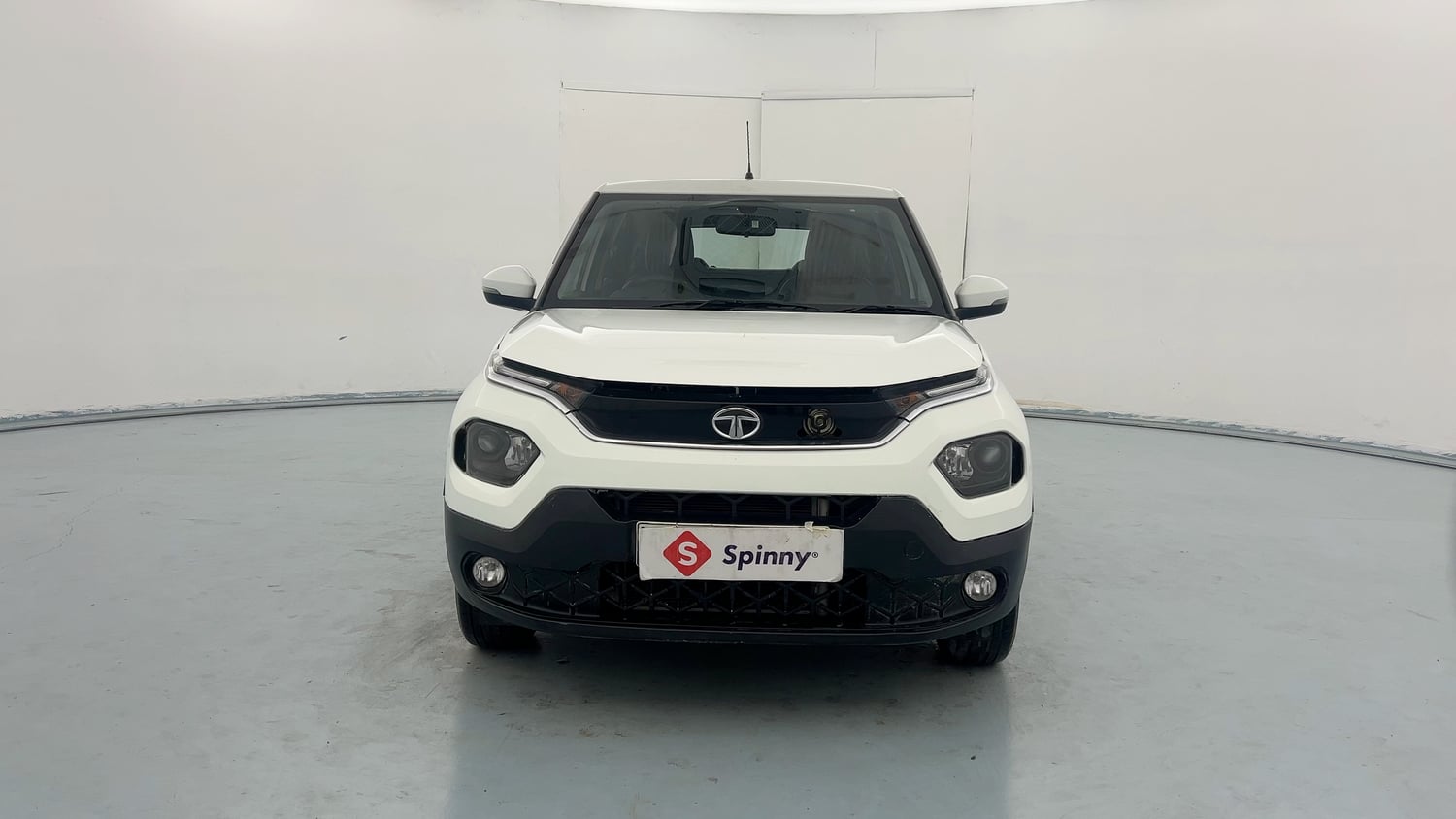 Used 2022 Tata Punch Accomplished Dazzle Pack MT Petrol Manual exterior FRONT VIEW