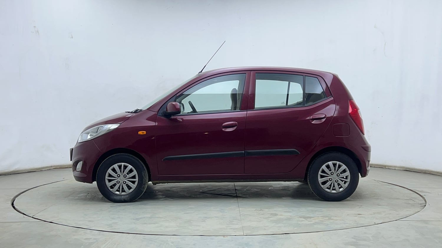 Used 2015 Hyundai i10 Sportz 1.1 iRDE2 Petrol Manual exterior LEFT SIDE VIEW