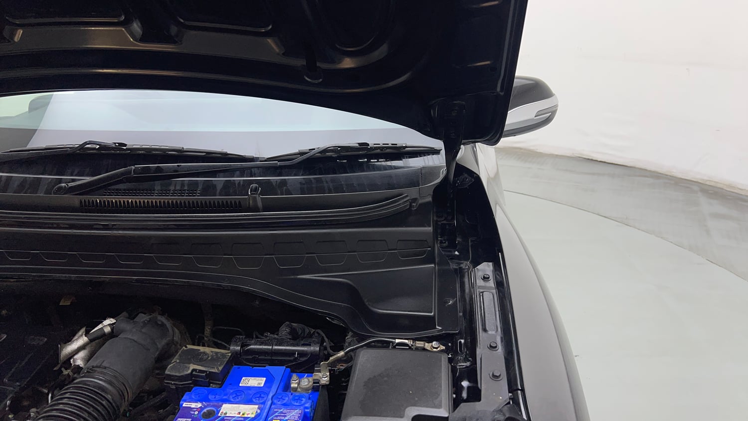 Used 2021 Kia Sonet HTX 1.0 iMT Petrol Manual engine ENGINE LEFT SIDE HINGE & APRON VIEW