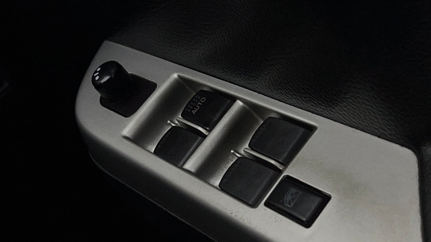 Used 2014 Maruti Suzuki Wagon R VXI Petrol Manual top_features Power windows