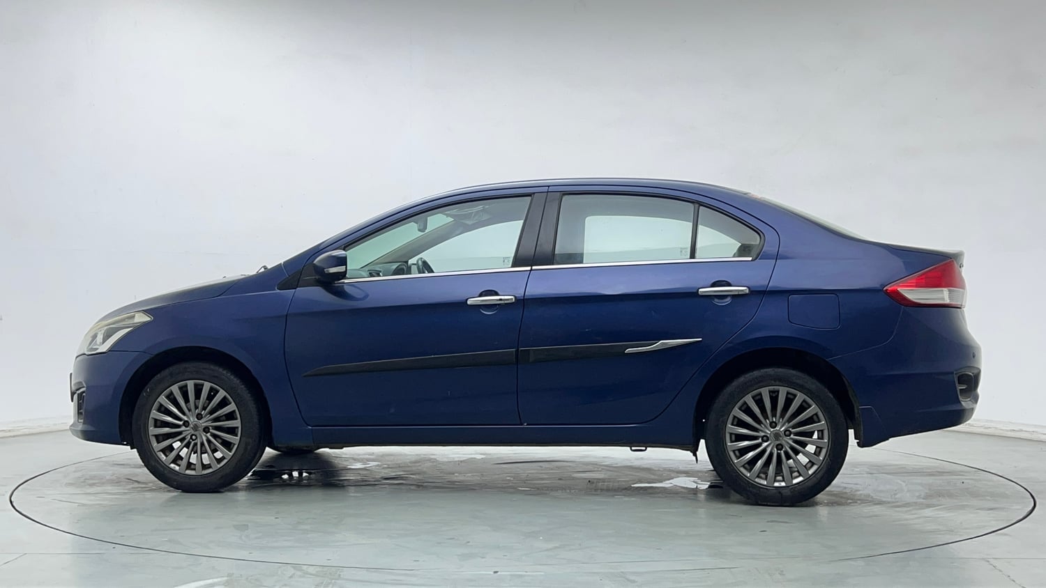 Used 2017 Maruti Suzuki Ciaz Alpha 1.4 MT Petrol Manual exterior LEFT SIDE VIEW