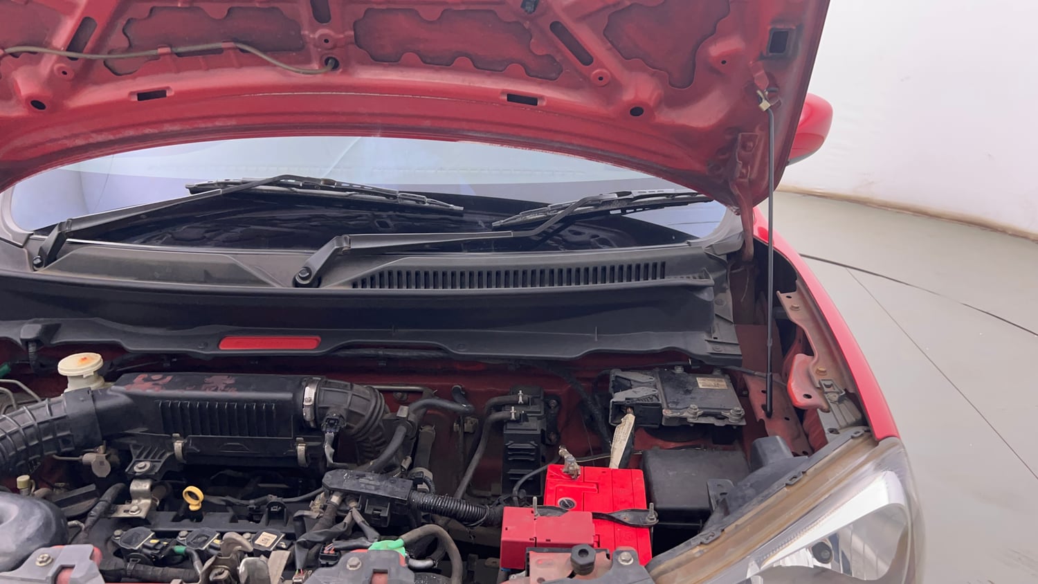 Used 2020 Maruti Suzuki S-Presso VXi Plus Petrol Manual engine ENGINE LEFT SIDE HINGE & APRON VIEW
