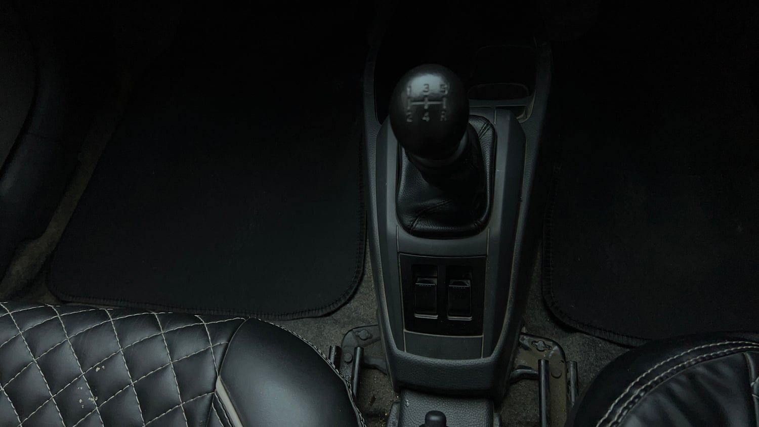 Used 2016 Maruti Suzuki Alto 800 LXi Petrol Manual interior GEAR  KNOB VIEW