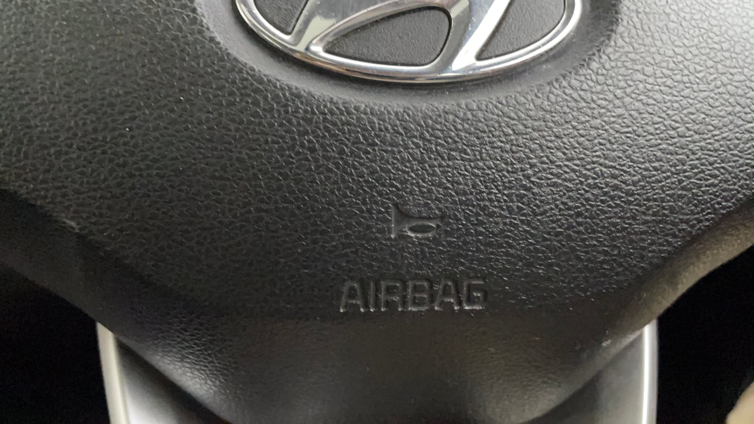 Used 2019 Hyundai Venue SX Plus 1.0 Turbo DCT Petrol Automatic top_features Airbags